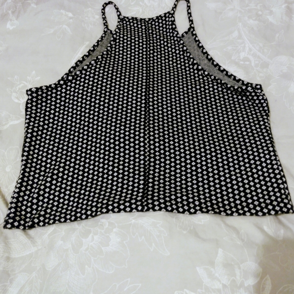 2/$16Beautiful Brandy Melville tank top - Picture 2 of 2